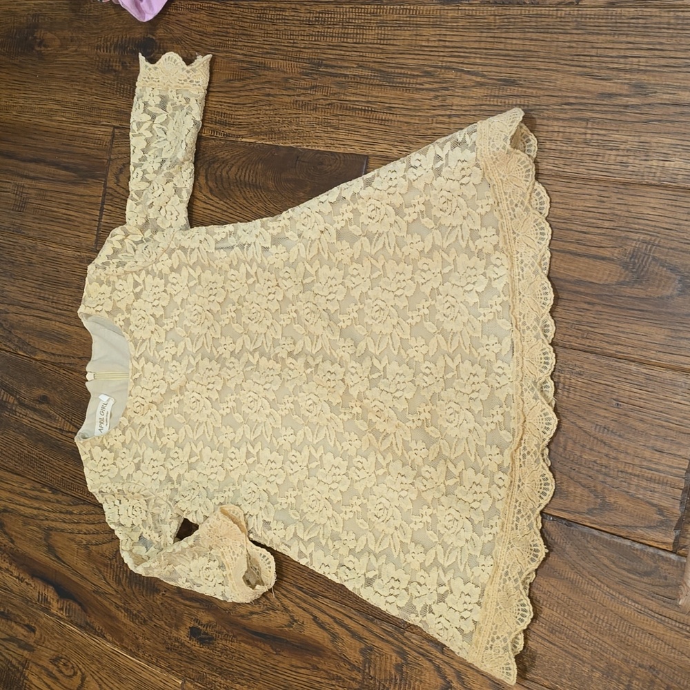 Beige lace dress 3T